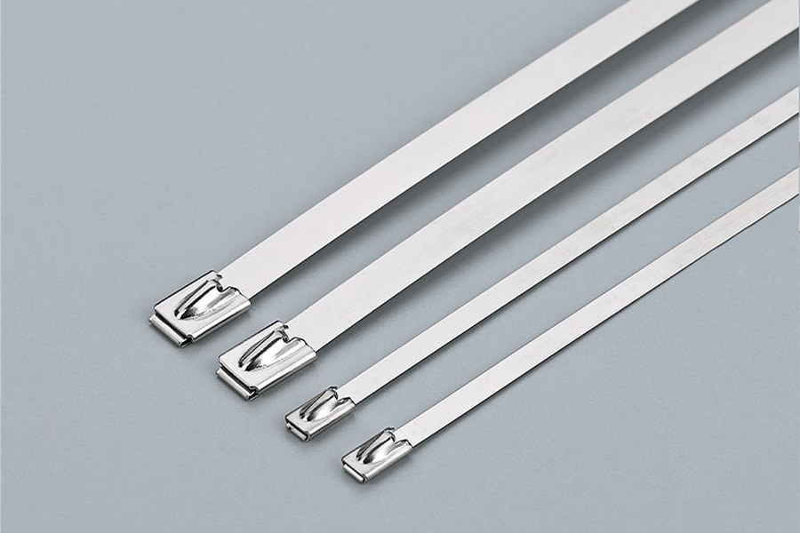 Stainless steel cable ties for severe solar environments
